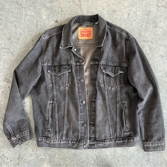 Levi's Men's Gray washed black classic Denim Jacket trucker L - Picture 2 of 5